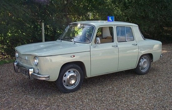 Renault-R8-1971-550x352